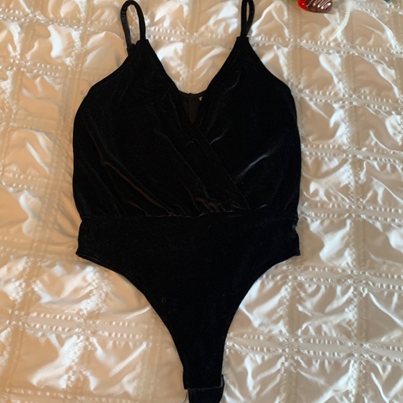 Tops - Velvet tank top bodysuit
